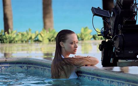 amanda seyfried ass|Amanda Seyfried dazzles in stunning poolside photo